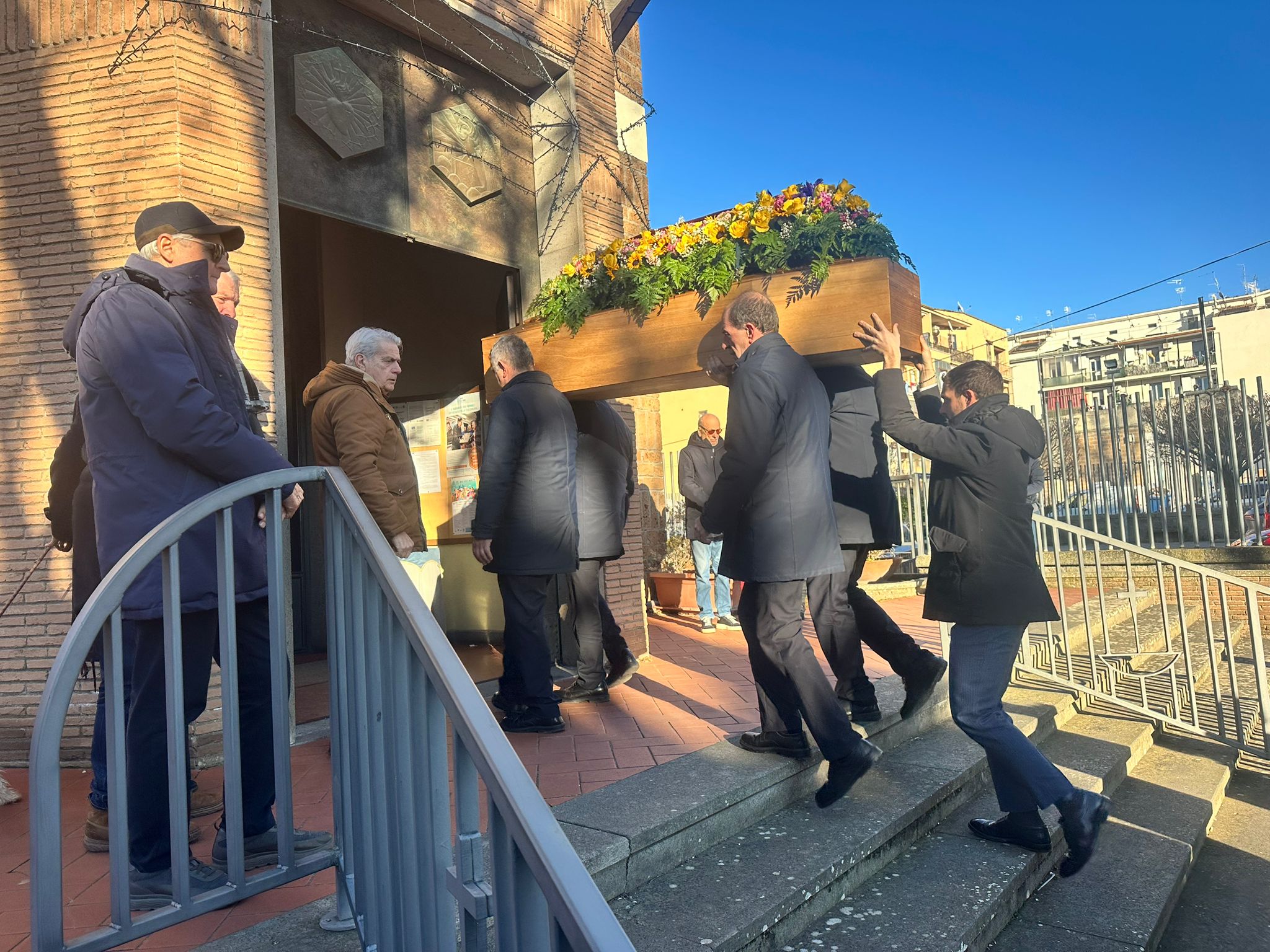 Viterbo – Addio commosso per Giuseppe “Pippo” Rescifina tra ricordi, colleghi e amici storici