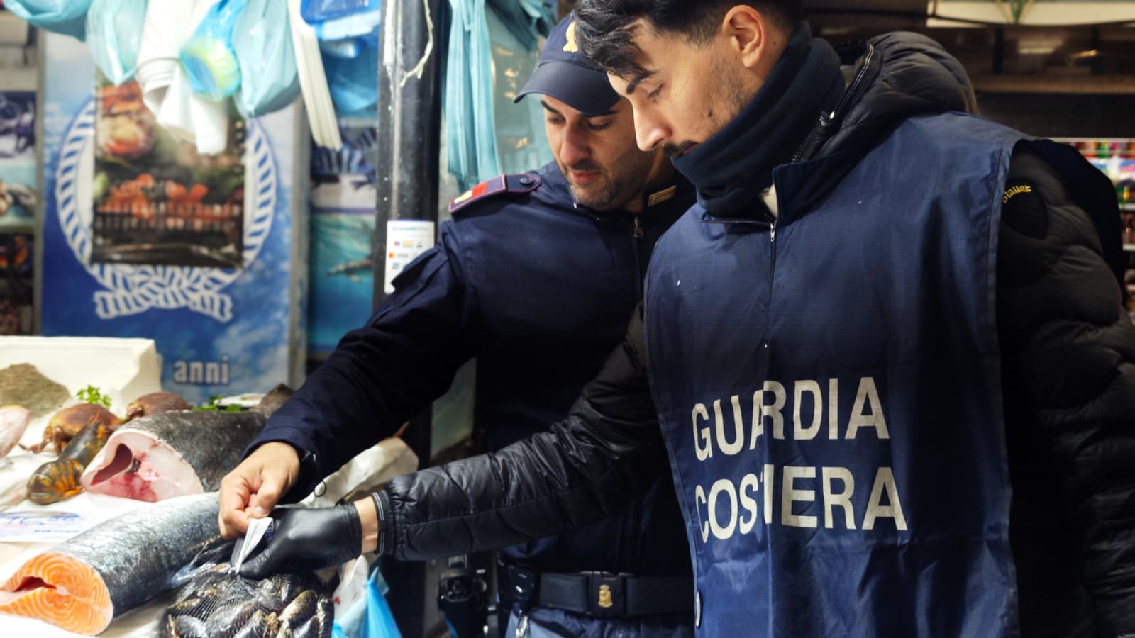 Roma: blitz al mercato Esquilino, sequestrati 1.500 kg di alimenti e sanzioni
