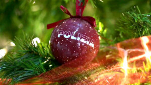 Gli auguri di buone feste della Polizia di Stato: ecco lo spot con la gente protagonista (VIDEO)