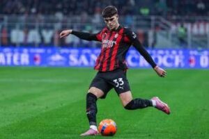 Milan-Sassuolo 2-2, ai rossoneri non basta la doppietta di Bartesaghi. Allegri primo in attesa del Napoli