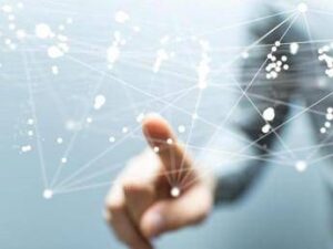 Moda circolare, nuovi capi dal riciclo di tessuti misti