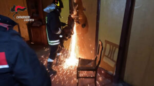 Residence ridotto a piazza dello spaccio H24, 11 arresti nel Casertano