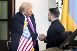Vertice sull’Ucraina, Trump “Molto vicini alla pace”. Zelensky “Colloqui positivi”
