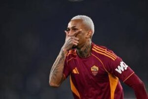 Monday Night – La Roma c’è e torna in scia: fendente Wesley, Como battuto all’Olimpico
