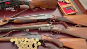 Taranto, 11 indagati per estorsione con metodo mafioso