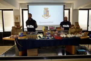 Rieti: scoperto con cento chili di fuochi d’artificio nel garage, arrestato 60enne