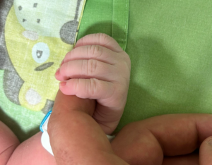 Bagnoregio – Benvenuta a Ginevra, figlia del sindaco Luca Profili e della compagna Sabrina Crosta