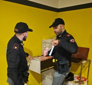 Frosinone – Polizia rinviene e sequestra migliaia di lettere mai recapitate