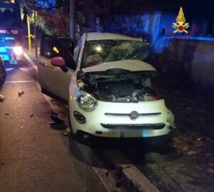Scontro fatale auto contro bus ad Ostia, nello schianto muore una giovane