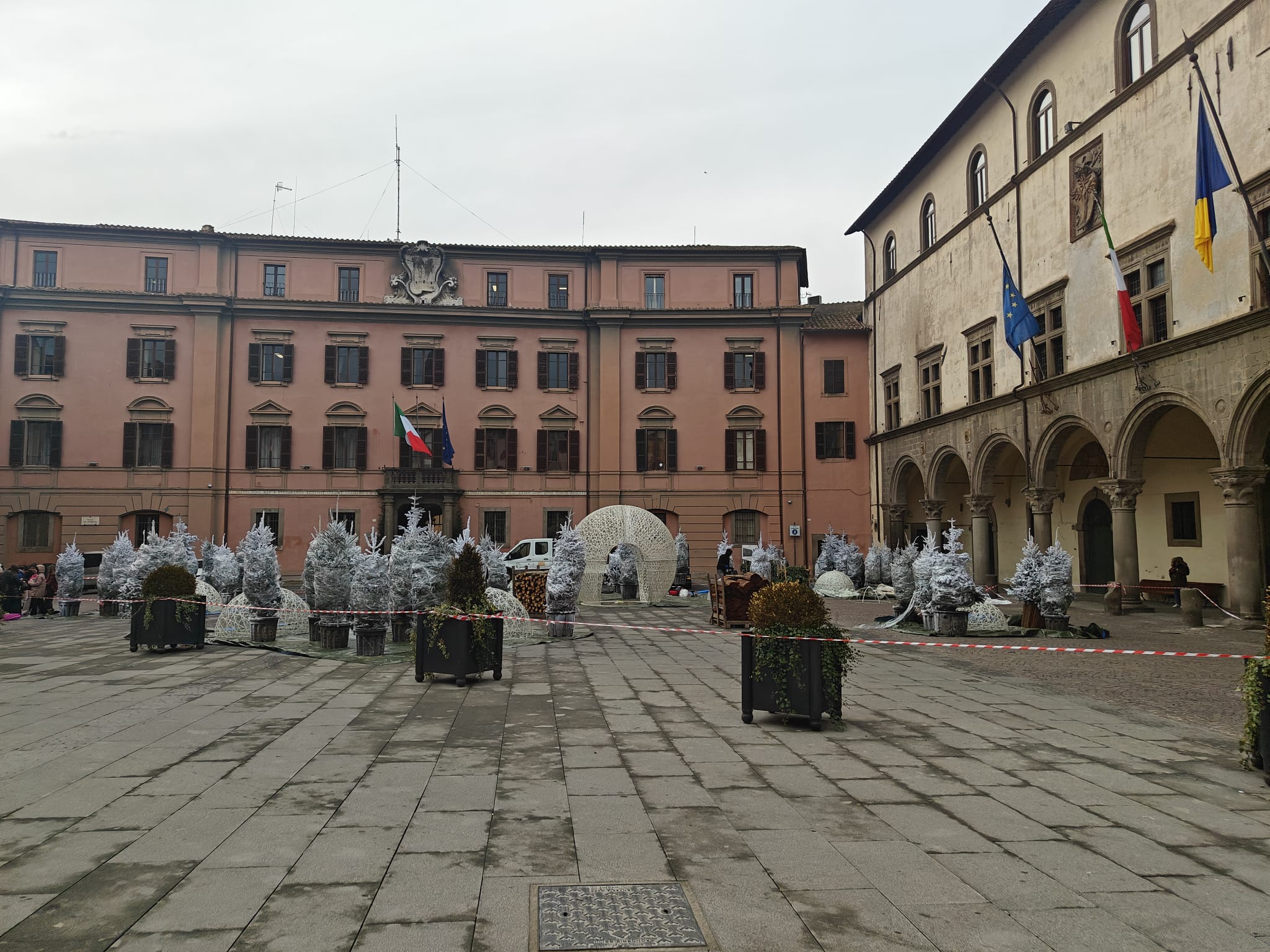 Viterbo – Stop ai lavori in piazza del Comune: “All’appello mancano 400mila euro”