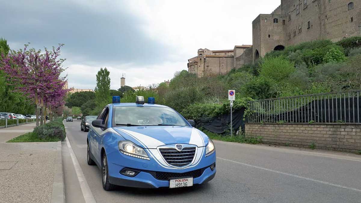 Viterbo – Furto in un attico, ladri in fuga: ricerche della Polizia nella zona di via Garbini