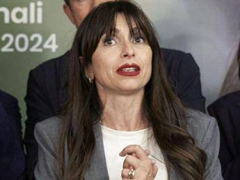 Umbria – La governatrice Proietti si difende sul finanziamento al marito: “Siamo in separazione di beni”