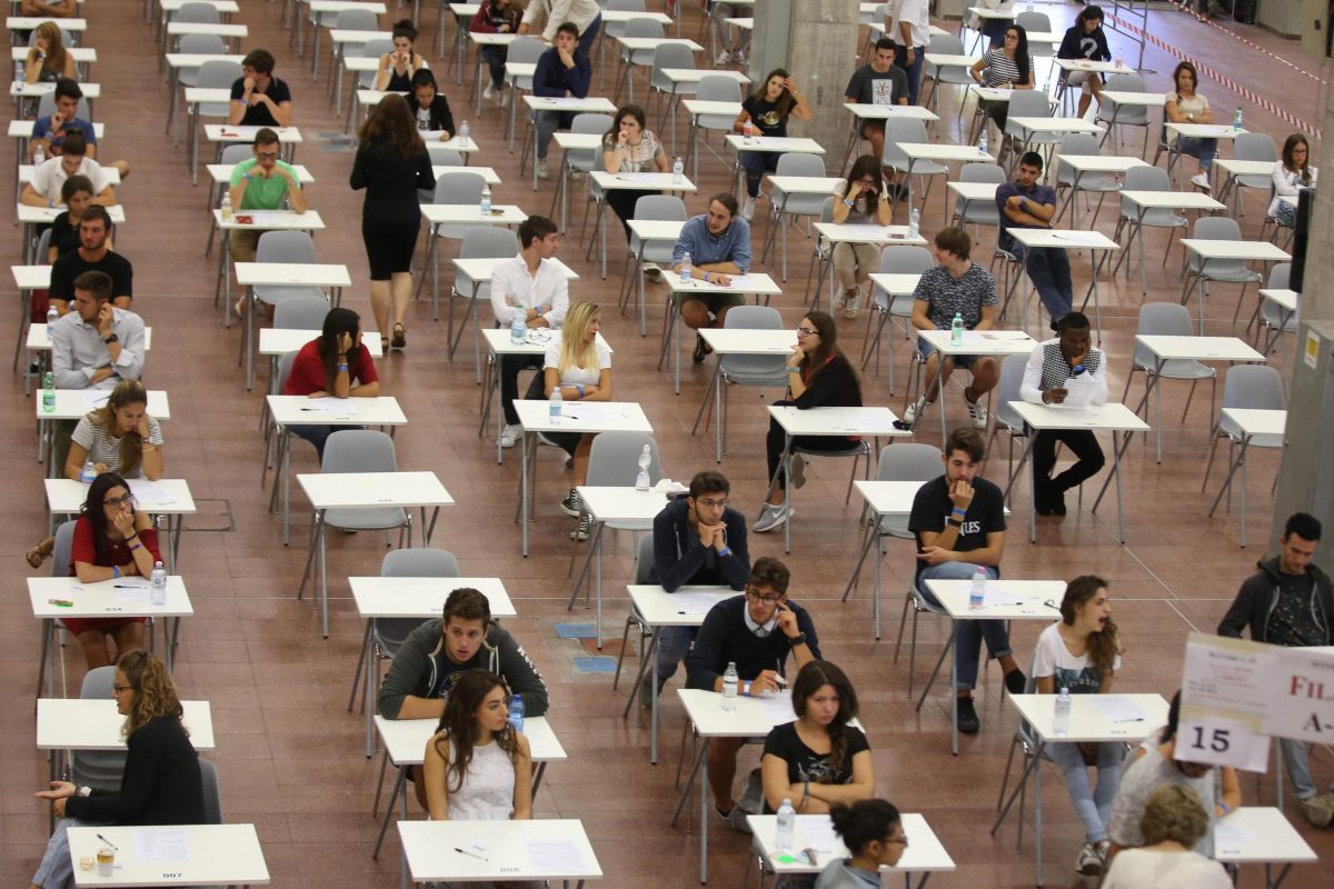 Caos Medicina, esplode il flop del semestre filtro: telecamere nascoste, prove online, controlli assenti e studenti allo stremo. Il ministero corre ai ripari