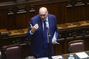 Ucraina, Crosetto “Mosca finge apertura ma il negoziato non decolla”