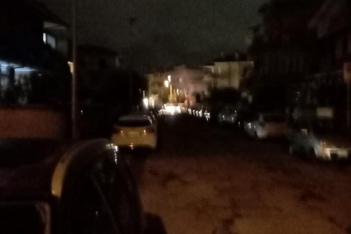 Ladispoli – Strade al buio: residenti protestano per la mancanza di illuminazione