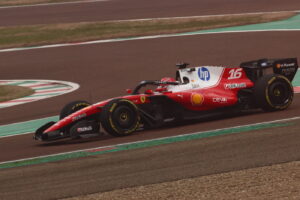 Tuffo Ferrari – Svelata la nuova livrea 26, subito shakedown per Hamilton e Leclerc