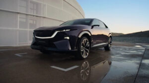 Mazda CX-6e, il SUV elettrico con 484 km di autonomia