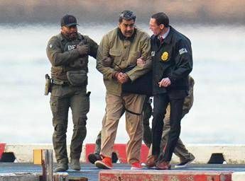 Maduro, il mini-show in aula: “Sono il presidente del Venezuela, mi hanno rapito: sono innocente”