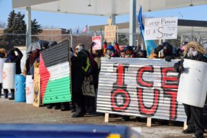 Minneapolis, uomo ucciso da agenti federali, governatore e sindaco “Trump ritiri ICE”