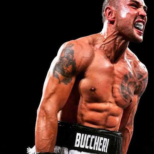 Roma, dodici volanti e 20 poliziotti per arrestare l’ex pugile ed influencer Massimiliano Buccheri