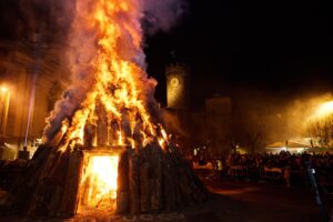 Si rinnova a Bagnaia la tradizione del Focarone di Sant’Antonio