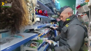 Lucca, sequestrati 4.000 prodotti di Carnevale pericolosi