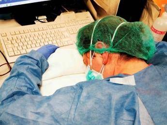 Covid in Italia, 6 anni fa la coppia cinese allo Spallanzani. “Tutta la politica ha rimosso”