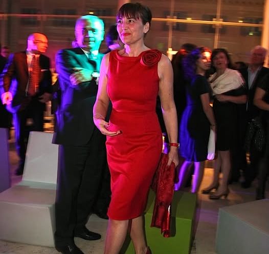 L’ex sindacalista e deputata Renata Polverini saluta il maestro “Valentino”, scatenando i commenti social