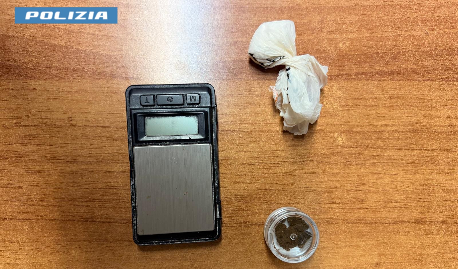 Cisterna di Latina, giovane denunciata dalla polizia per detenzione ai fini di spaccio