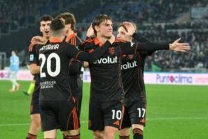 Due realtà lontane anni luce – Notte fonda all’Olimpico: Como stellare, Lazio asfaltata