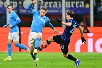Serie A al giro di boa – Corsa Scudetto tutta aperta, McTominay riacciuffa l’Inter. Lazio corsara a Verona
