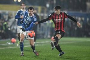 Allegri fiamma Scudetto? Tris in rimonta a Como, Milan in scia Inter