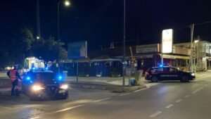 Anzio – Coppia di stranieri massacra di botte un cittadino per uno smartphone, arrestati
