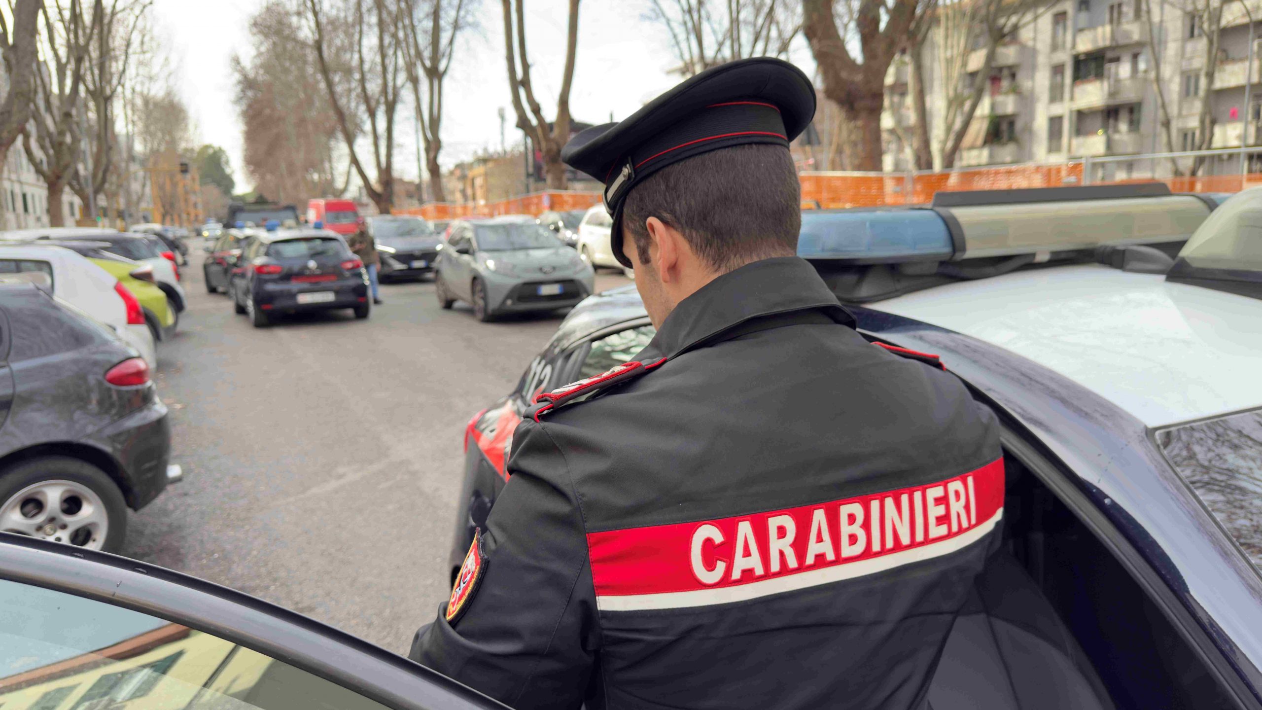 Roma – Minorenne inseguita e molestata fuori dalla scuola, salvata dai passanti