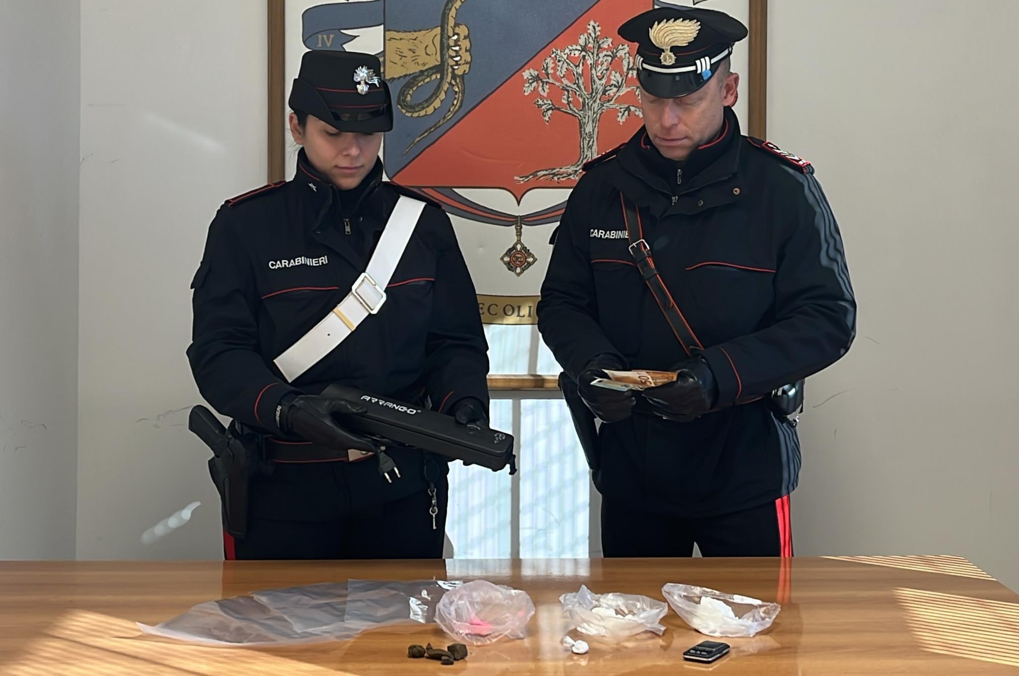 Droga a Ladispoli, arrestati due giovani dai carabinieri: sequestrate cocaina e “pink cocaine”