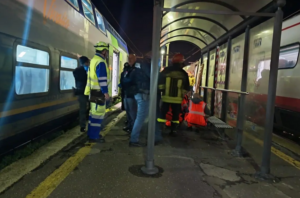 Ragazzo travolto da un treno alla stazione di Civitavecchia: circolazione ferroviaria sospesa
