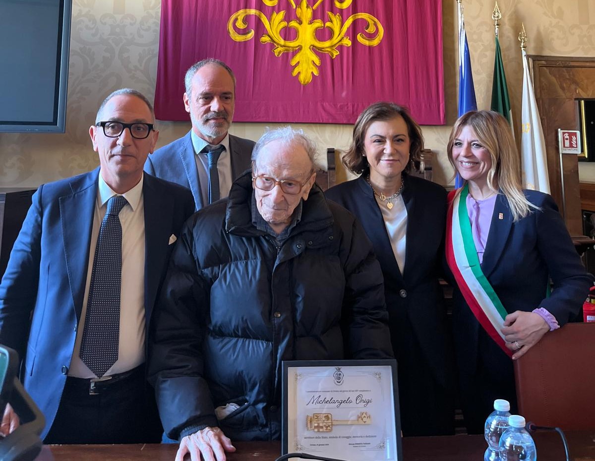 Orvieto celebra Michelangelo Onigi: a 105 anni le chiavi della città al poliziotto sopravvissuto a Buchenwald