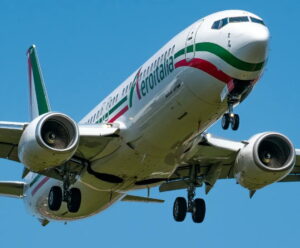 Denunciato tifoso della Juve che fa scattare mascherine e ossigeno su aereo in volo, è residente in provincia di Frosinone