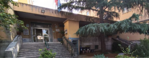 Roma – Studente preso a pugni all’uscita di scuola, la preside “attivate tutte le procedure”