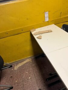 Bagni inagibili all’IIS Luca Paciolo di Bracciano, soffitti che crollano al Plinio di Roma: al collasso le scuole del Lazio