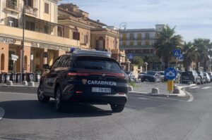 Ostia – Maxi operazione dei carabinieri tra elicotteri, armi e droga