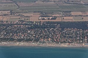 Fiumicino – Modifica della viabilità in via della Stazione di Palidoro: sicurezza e funzionalità al centro dell’intervento