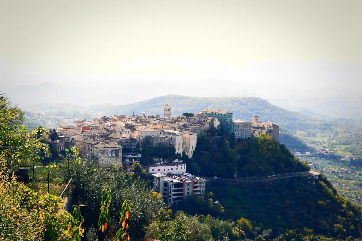 Trema la terra in Ciociaria, scossa di terremoto di magnitudo 3.3 a Veroli: scuole chiuse