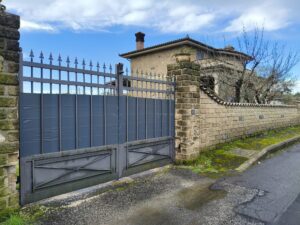 Anguillara Sabazia – L’avvocato di Carlomagno: “Ha saputo della morte dei genitori, viene sorvegliato a vista”