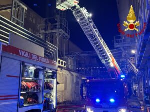 Terni – Fiamme all’ex Polimer: vigili del fuoco evitano il peggio (VIDEO E FOTO)