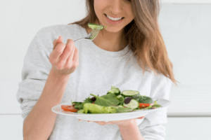 Salute, a gennaio +40% visite dal dietologo, buoni propositi battono prova costume