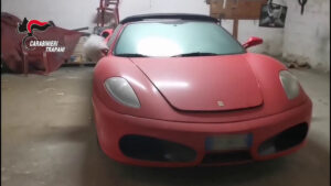 Trapani, arresti e sequestri per riciclaggio, droga e corruzione