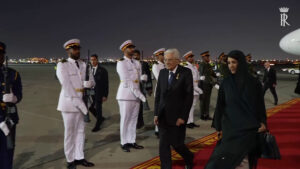 Mattarella atterrato a Dubai, prosegue la visita di Stato negli Emirati