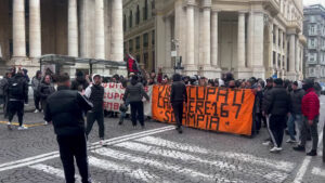 Napoli, oltre 200 manifestanti in piazza contro l’America’s Cup
