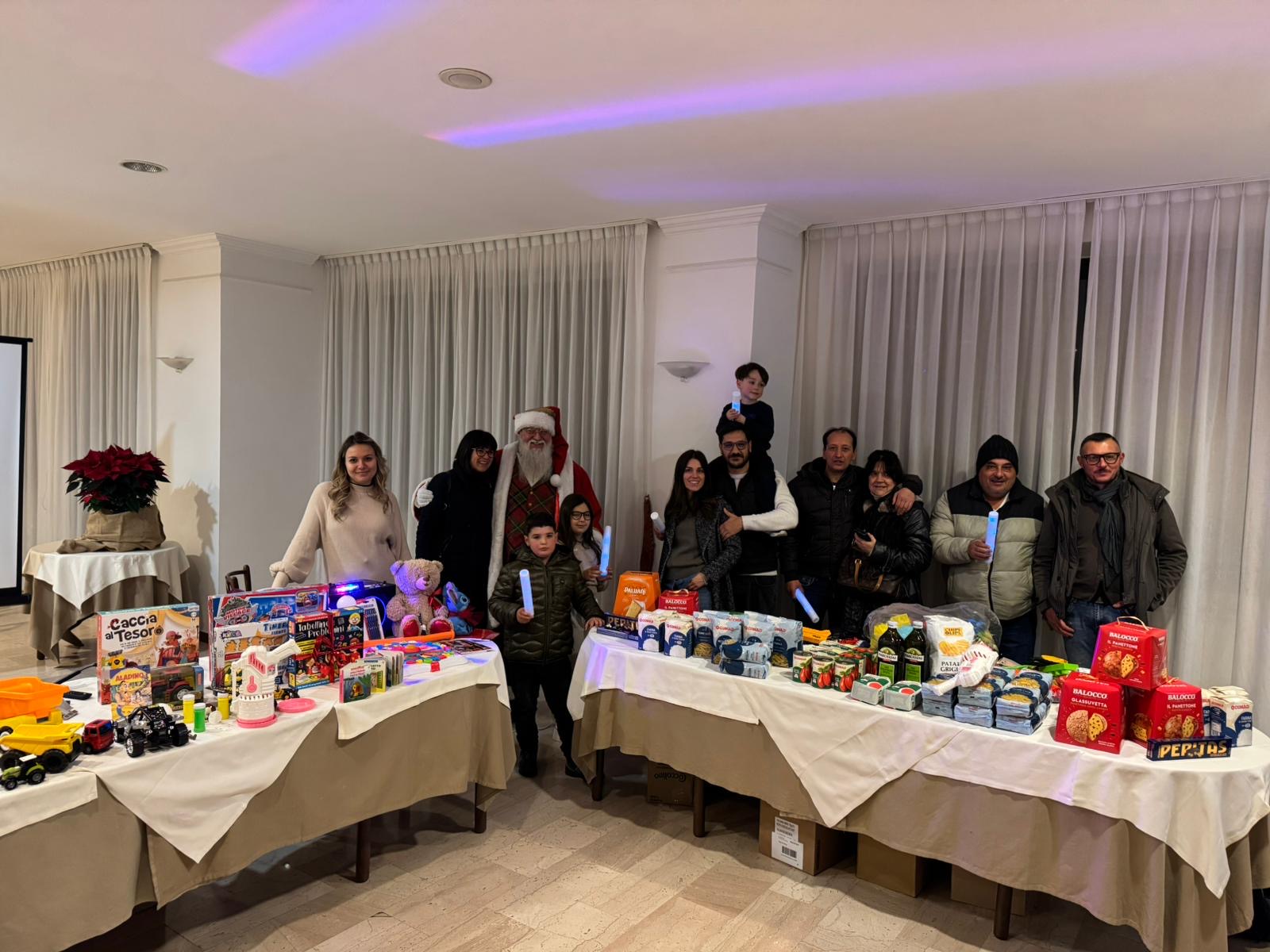 Montefiascone – Fratelli d’Italia completa la consegna dei beni raccolti per il “Natale Solidale” a Caritas e Parrocchia